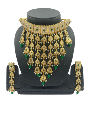 Choker necklace set with earrings.